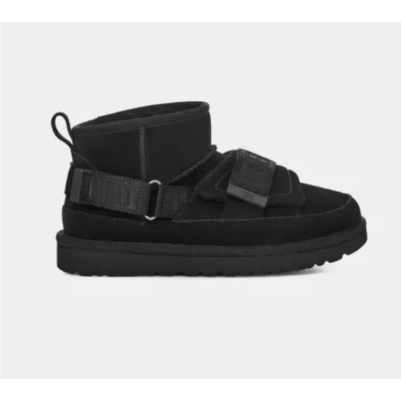 UGG CLASSIC ULTRA MINI HYBRID BLACK BOOTS 1133471 Size 9 W/7.5 M - Picture 1 of 6